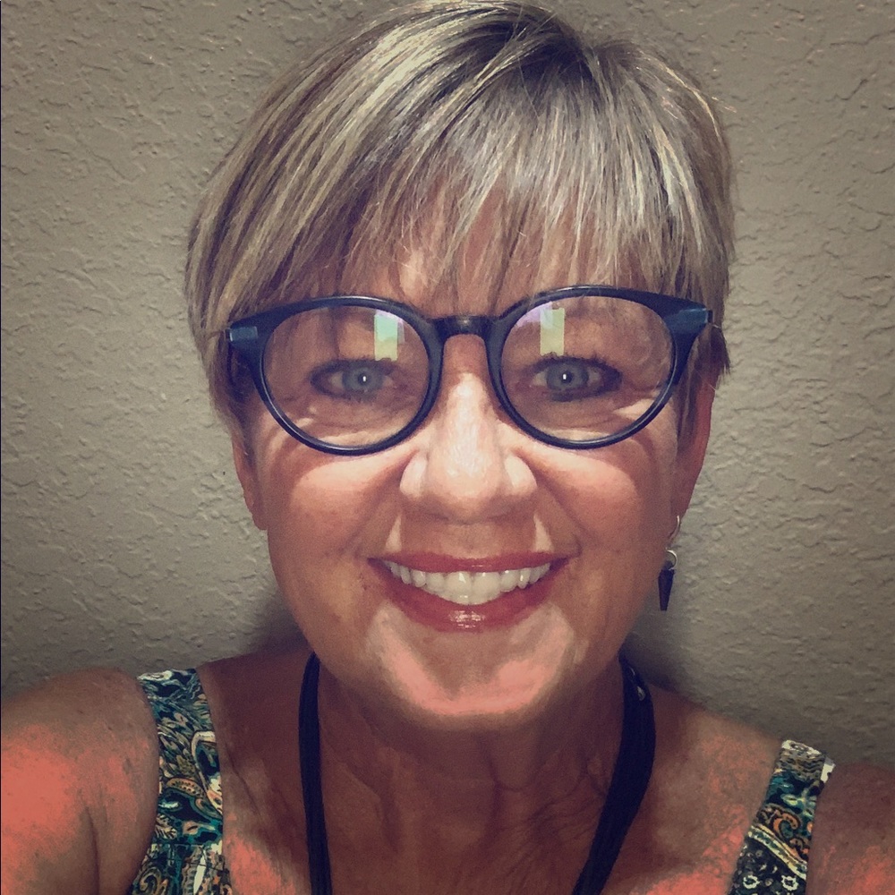 Meet your Posher, Jennifer